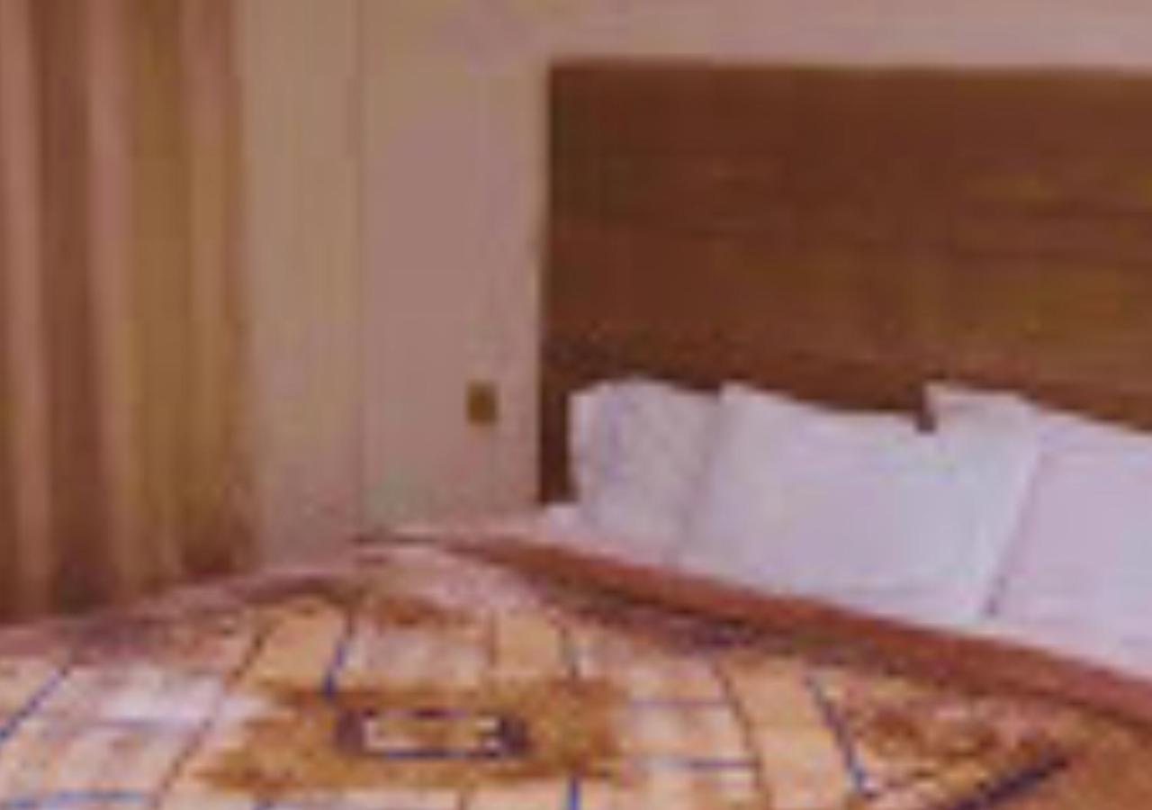 Hotel Day In Emporium Lahor Dış mekan fotoğraf