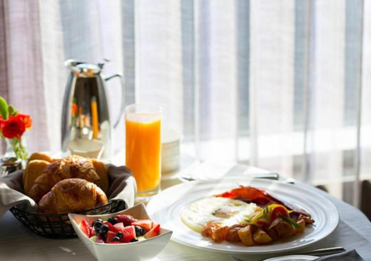 Hotel Day In Emporium Lahor Dış mekan fotoğraf