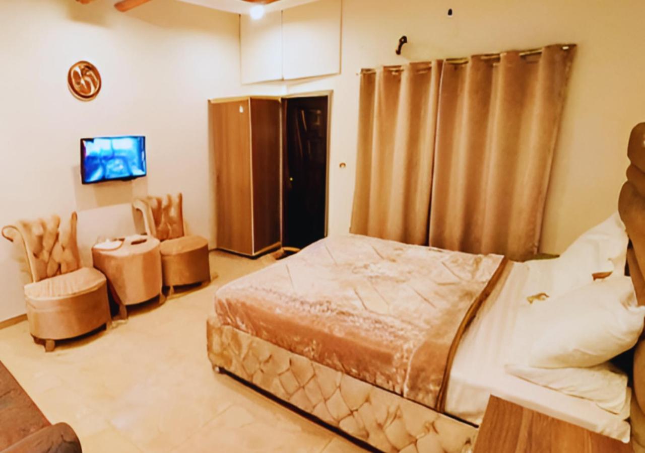 Hotel Day In Emporium Lahor Dış mekan fotoğraf